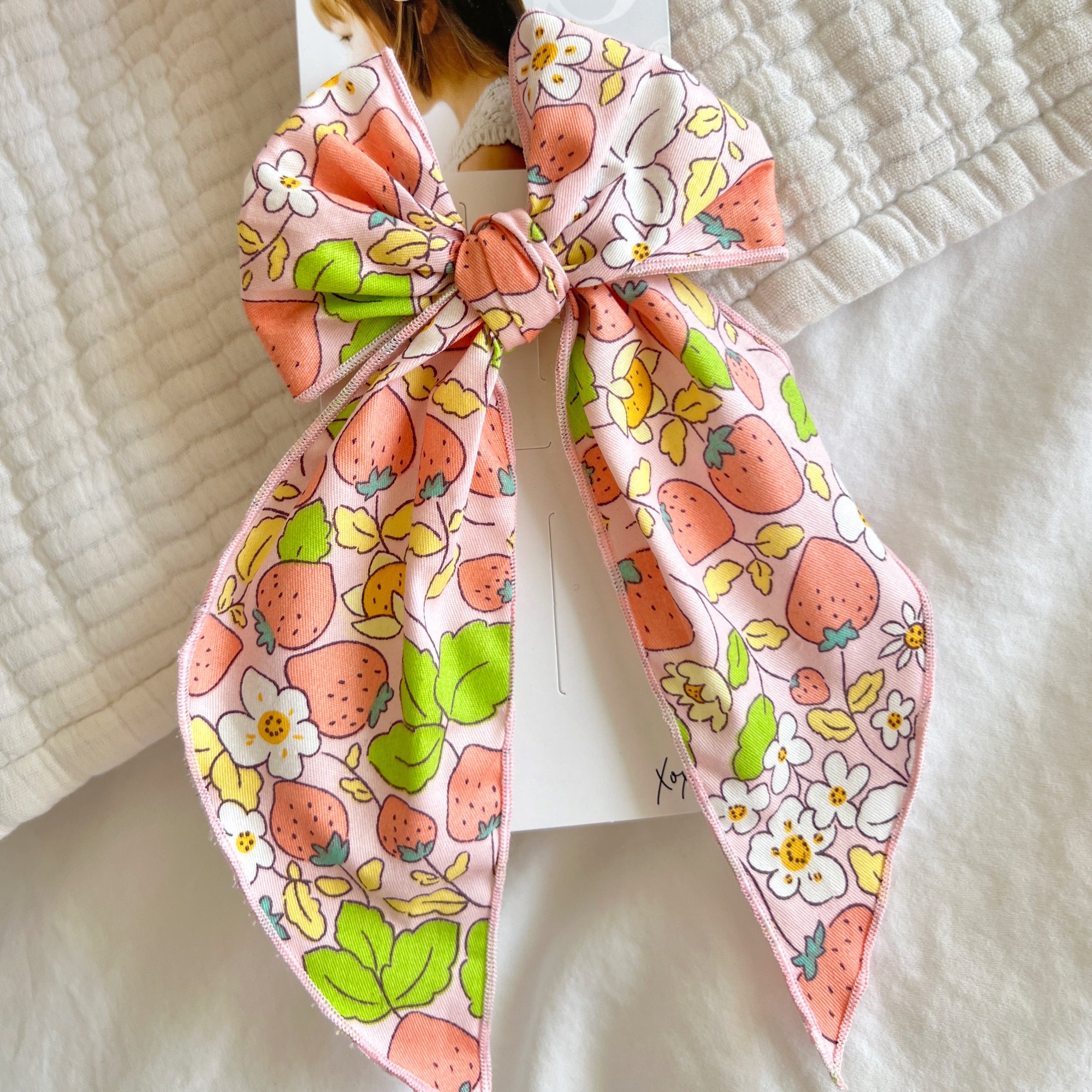 POINTED BIG BELLE CLIP: strawberry garden