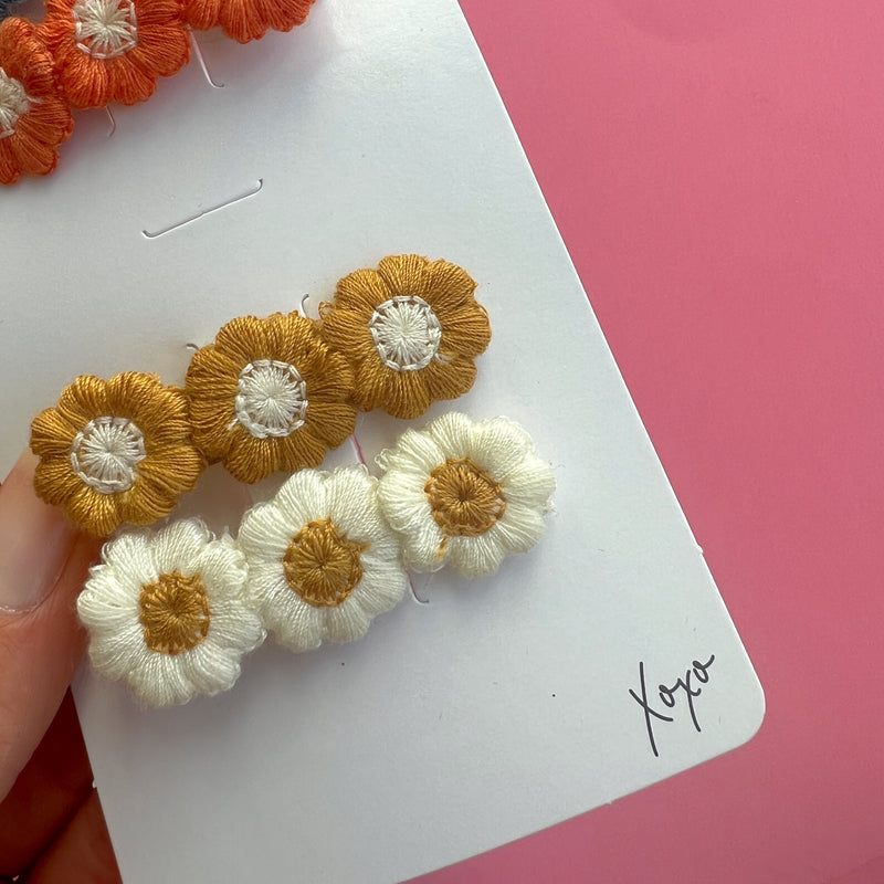 4PK NOVELTY CLIPS: fall embroidered flowers