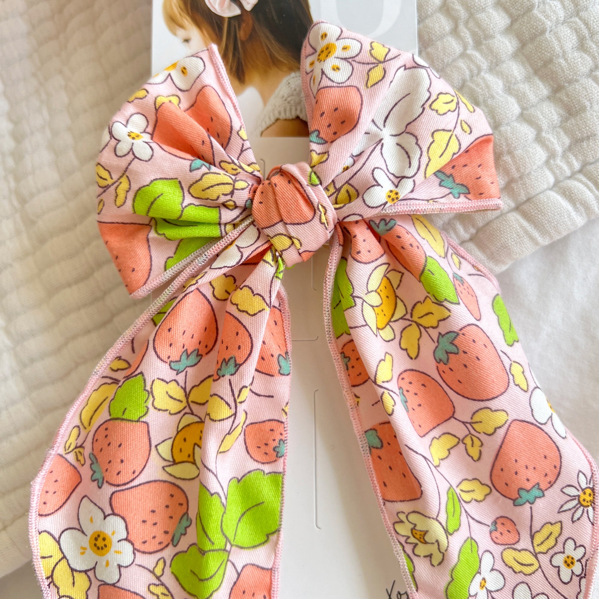POINTED BIG BELLE CLIP: strawberry garden