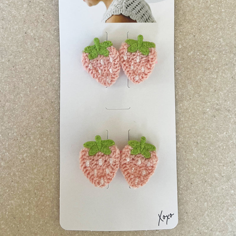 2PK NOVELTY CLIPS: crochet pink strawberry
