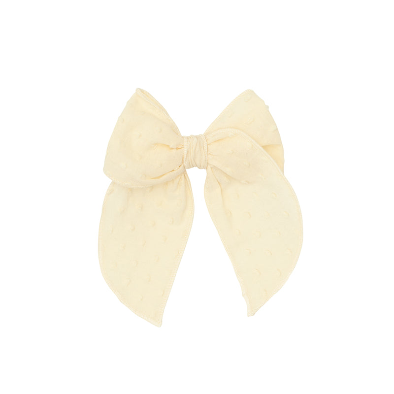 BELLE CLIP: clipped dot almond