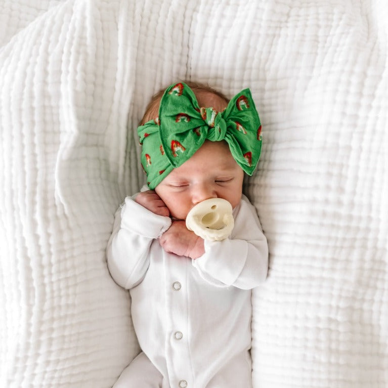 PATTERNED SHABBY KNOT: clover / pastel rainbow