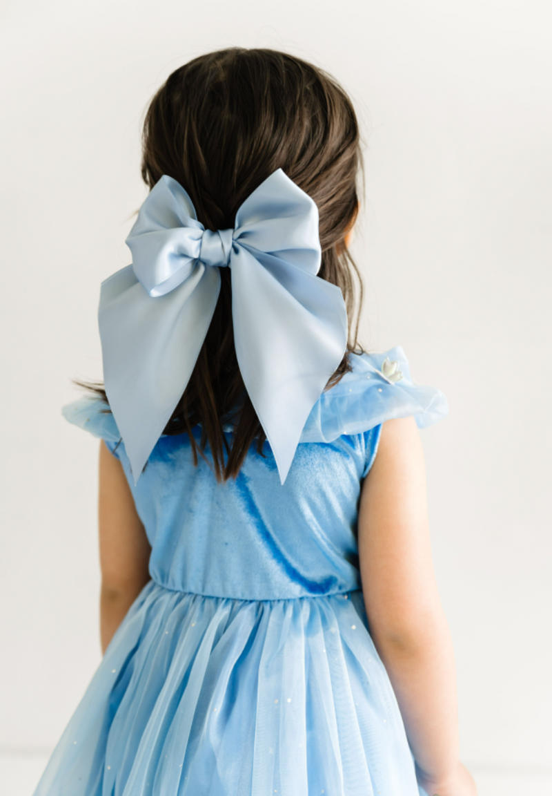 SATIN BIG BELLE CLIP: french blue