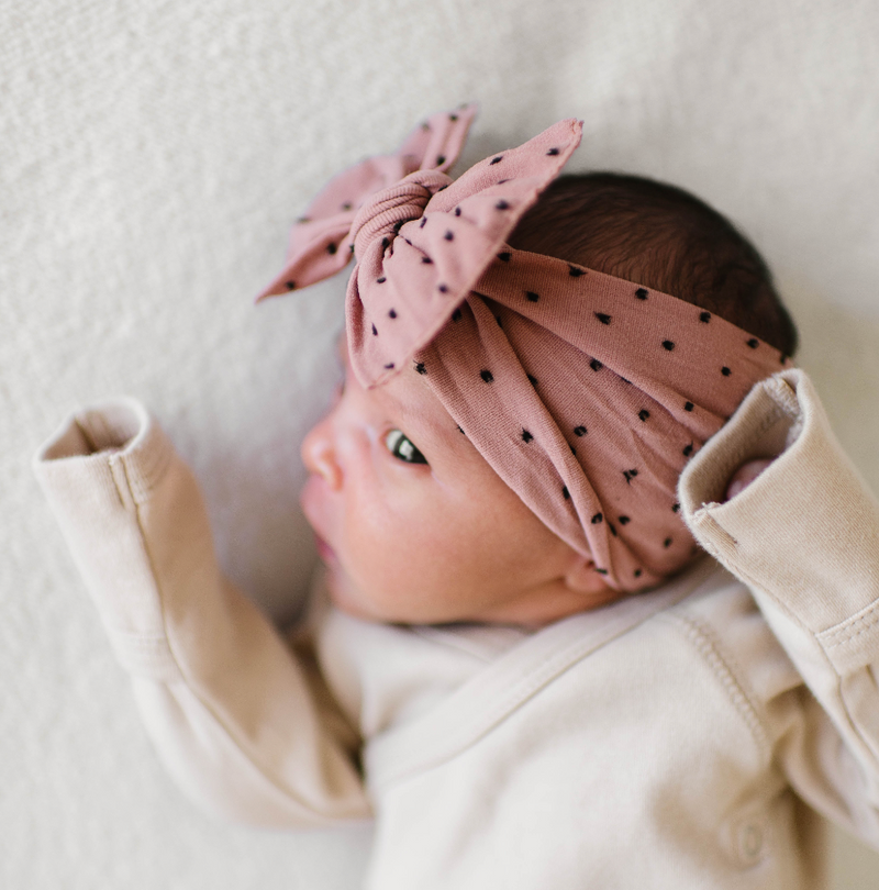 PATTERNED SHABBY KNOT: putty / black dots