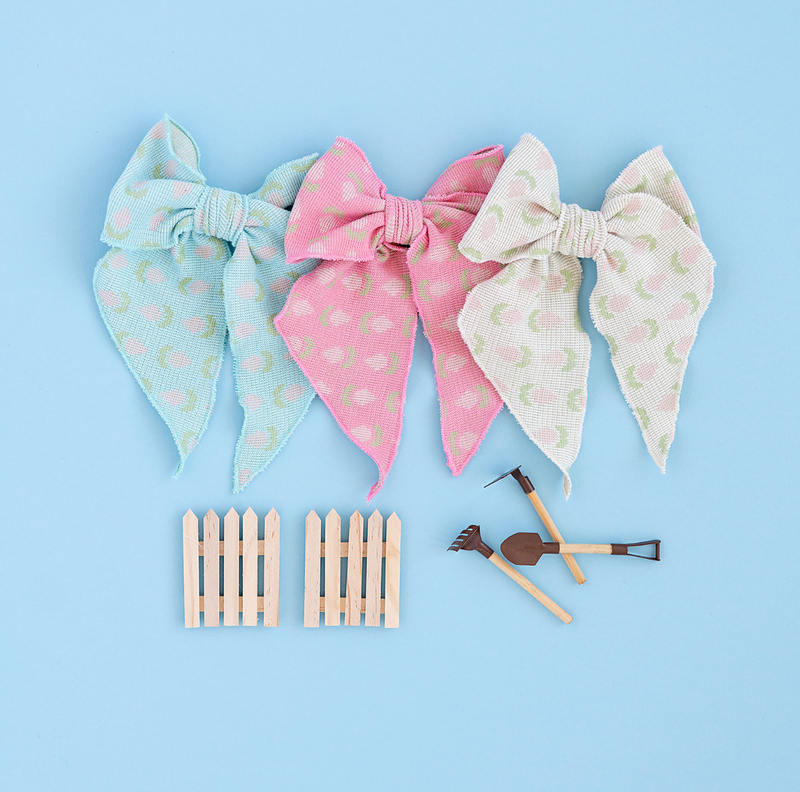 POINTED BIG BELLE CLIP: bubblegum knit tulip