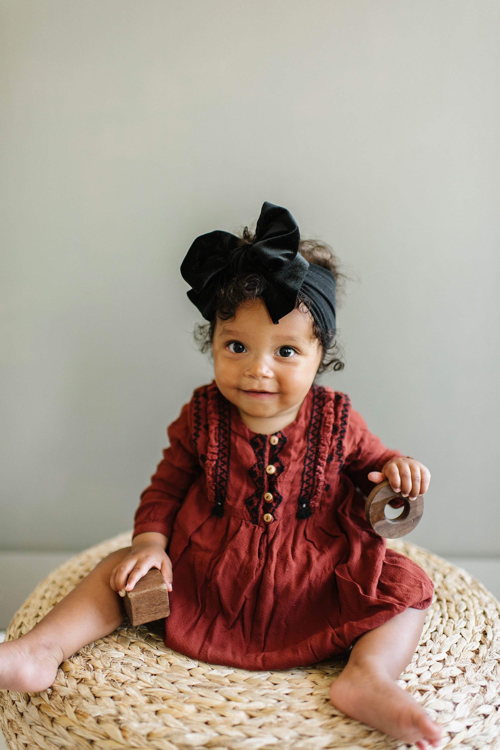 Soft Velvet Nylon Fab-bow-lous Headband One Size: black-Baby Bling Bows